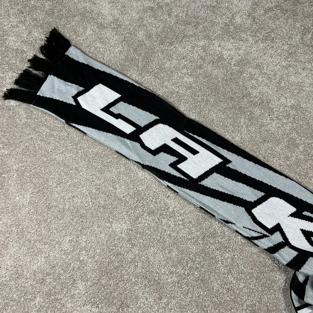 Adidas LA Kings NHL Knit Scarf Black Silver Geometric